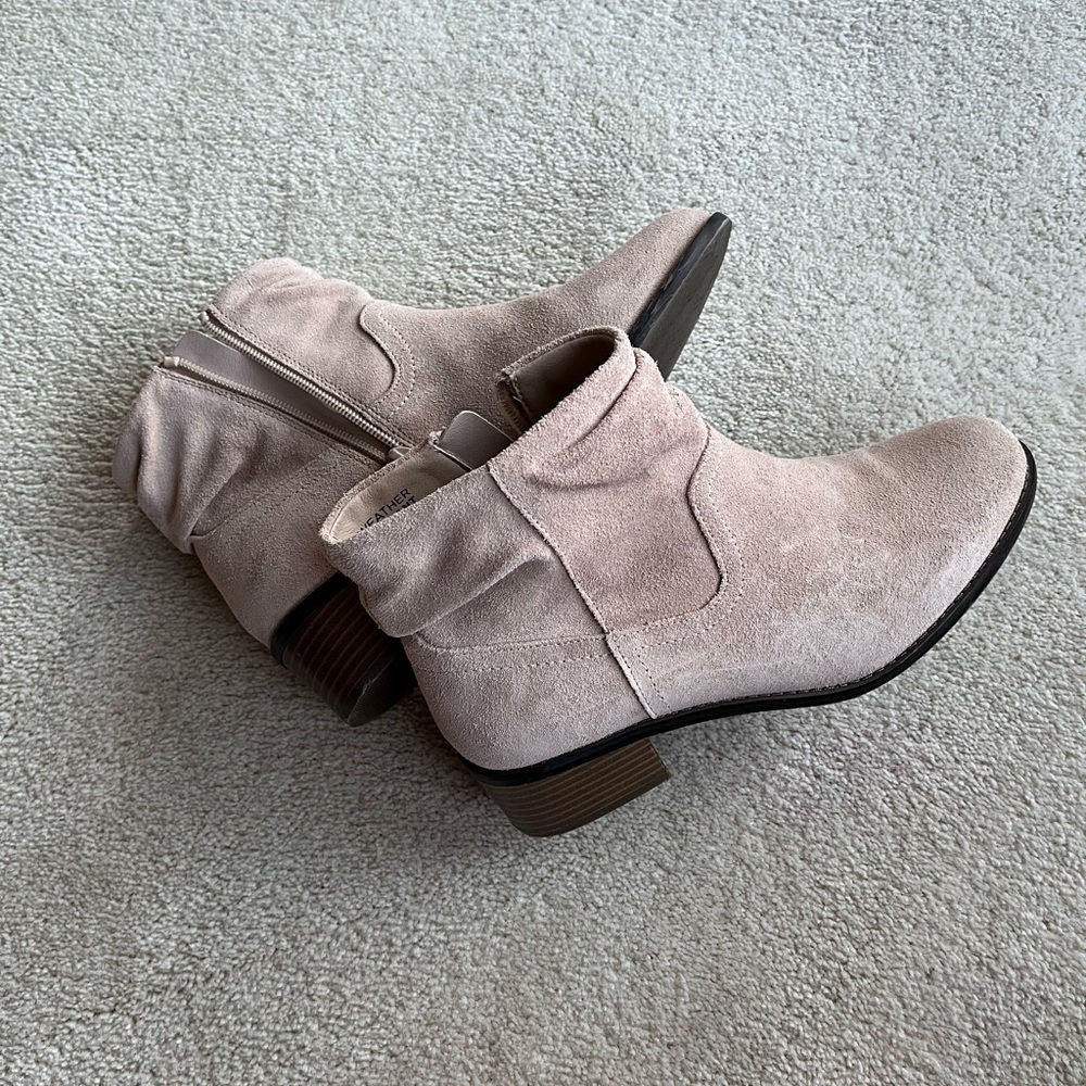 Vionic Hope Kanela Booties in Nude
